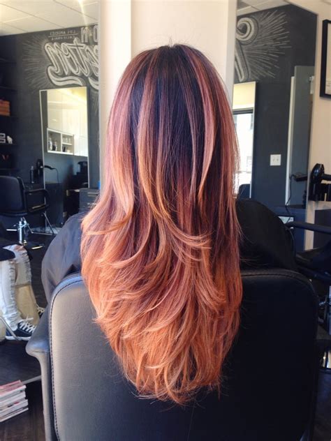 Here, the handmaid's tale star had a sunny, more orange shade of strawberry blonde, which makes for a great transitional color. 20 Different Shades of Strawberry Blonde Hair