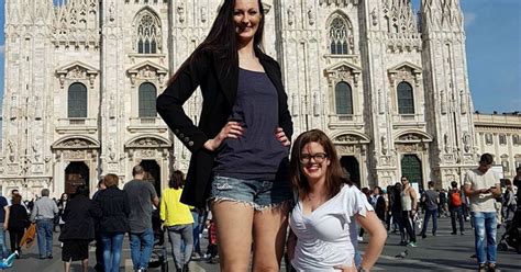ekaterina la modella russa con le gambe più lunghe del mondo