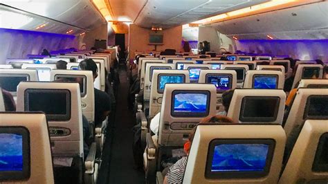 Review Qatar Airways Qsuite Business Class Boeing Er SAHIDA