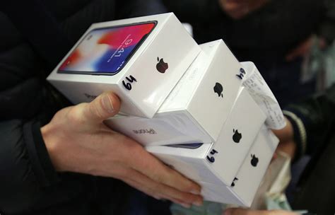Собянин сс заявил о невозможности. Телефоны Apple теперь можно разблокировать даже в ...