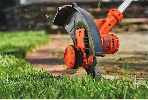 Best Lightweight Weed Eater Comfortable Garden Maintenance With This