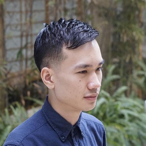From classic cuts like the short buzz cut, crew cut, comb over and pompadour to modern styles like the quiff, fringe, and messy hair, these are the most popular men's haircuts that every guy should try this year. Best 34 Cheerful Haircuts & Hairstyles for Chinese Men ...