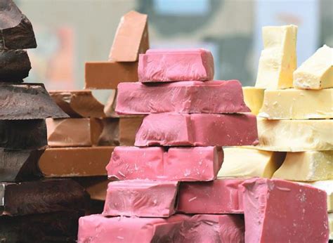 Chocolate negro, con leche, blanco… y rosa - Diario de Gastronomía