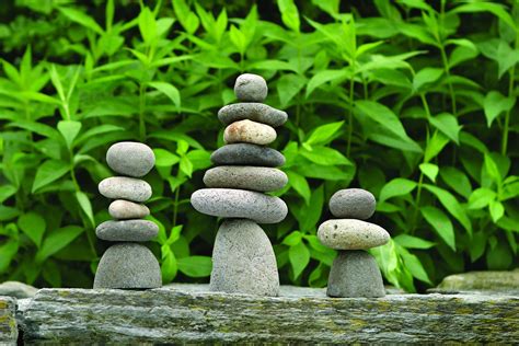 5 Stone Cairn Bring A Natural Allure Into Your Garden With This