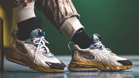 The colorway is slated as light cream, starfish and dark hazel so expect this edition to match travis's aesthetic of browns, creams and a. Travis Scott x Nike Air Max 270 React Cactus Jack | CT2864 ...
