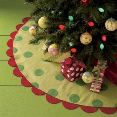 Beautiful Christmas Tree Skirts Ideas And Tutorials Holidappy