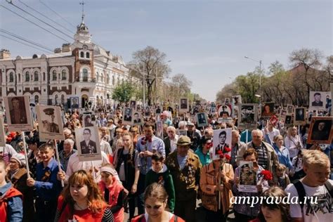 Течет река бессмертного полка по улицам, проспектам, по стране шагают в ряд с портретами в руках потомки победителей в войне. «Бессмертный полк» в День Победы пройдет в онлайн-формате ...