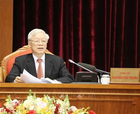 Dự họp có các ủy viên bộ chính trị: Tổng Bí thư, Chủ tịch nước Nguyễn Phú Trọng phát biểu khai ...