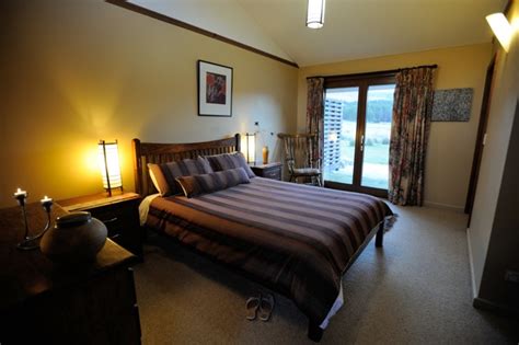 Queen Bedroom Forest Walks Lodge Deloraine Lodge Accommodation