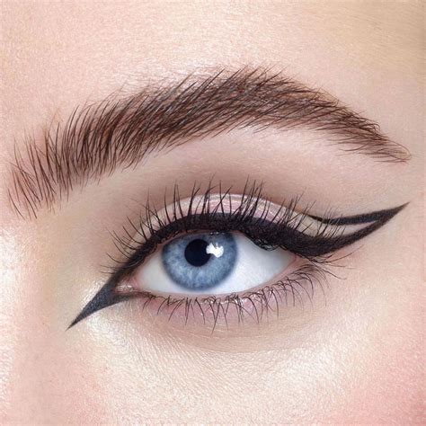 11 Eyeliner Tips For Blue Eyes Kembeo