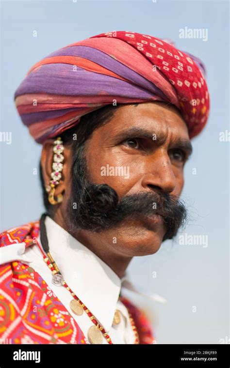 India Rajasthan Bikaner Camel Festival Man Wearing Traditional Clothes Stock Photo Alamy
