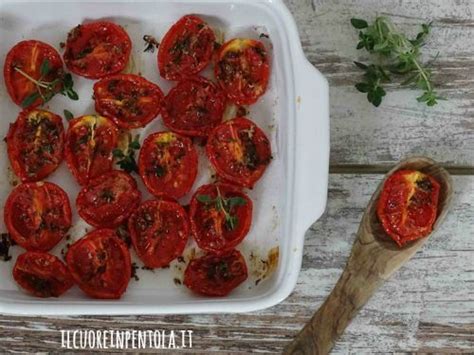Order online from zucchero e pomodori on menupages. Pomodori confit | Ricetta | Ricette, Idee alimentari e Pomodori