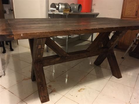 This diy tabletop is not quite beginner friendly, because it requires some serious woodworking skills. Ana White | Pine Farmhouse Table - DIY Projects