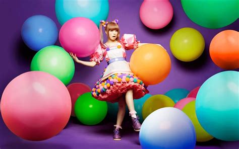 Download Wallpapers 4k Kyary Pamyu Pamyu Colorful Balls Japanese