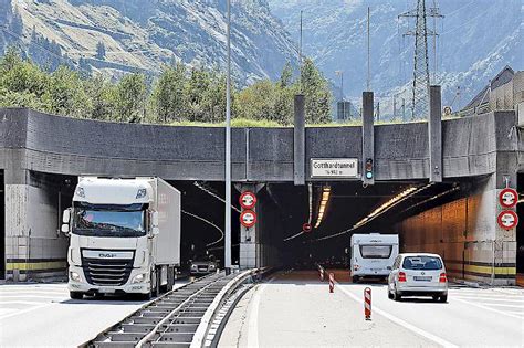 Approximately chf 24 million francs per year (includes. Rekordstau von Pfingsten 1999 vor dem Gotthardtunnel egalisiert | 1815.ch