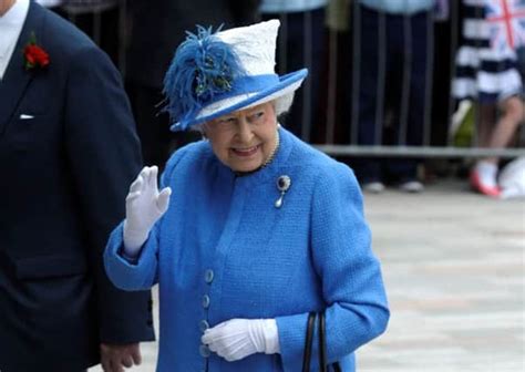 Queen Opens Glasgow Hospital Named In Her Honour