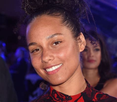 Why Doesnt Alicia Keys Wear Makeup Mira Salon And Spa Luxury