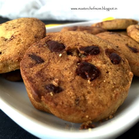 I created this simple chocolate chip cookie recipe that comes together quickly and uses things that you probably only have in your pantry! MASTERCHEFMOM: The Ultimate Chocolate Chip Cookies |An Eggless Recipe| How to makeChocolate Chip ...