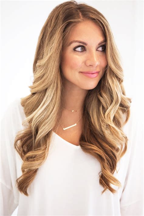 Messy Loose Curls Look Effortless With Big Loose Curls That Have