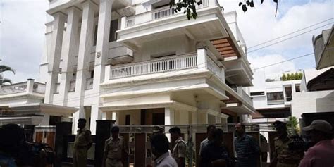 I T Raids Karnataka Minister D K Shivakumars Premises Resort Where 44
