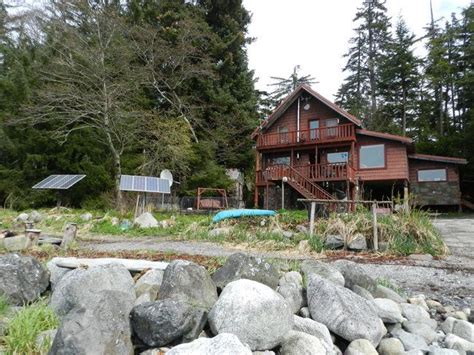 Maybe you would like to learn more about one of these? #Cabin #Cabins #cabinporn #Alaska | Alaska house, Cabin ...
