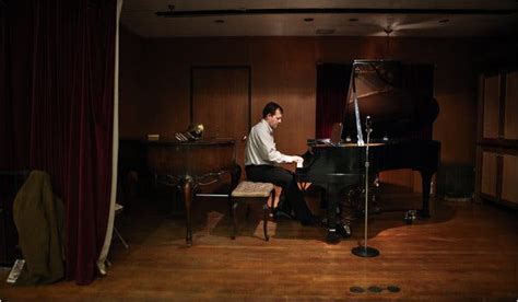 Dave Levitt Klezmer Musician Lifts Old Spirits The New York Times