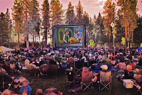 Ultimate Outdoor Movies® Outdoor Movie Screen Rentals