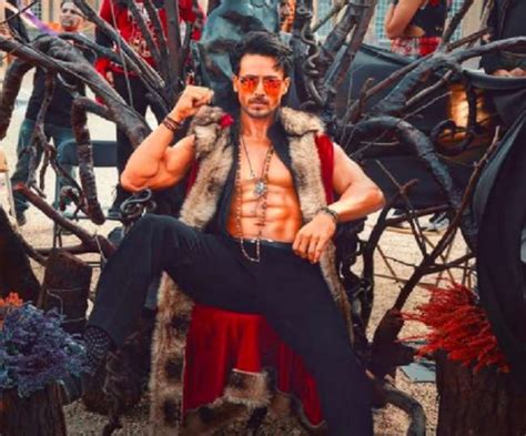 Shirtless Bollywood Men Tiger Shroff Topless In 2022 Hot Hottie