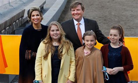 Prinses amalia ontvangt eind volgend jaar een uitkering van in totaal 111.000 euro. Un Día del Rey muy especial para Guillermo de Holanda, que ...