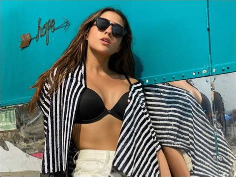 Sara Ali Khan Is Setting The Friday Mood With Her Latest Hot Pictures