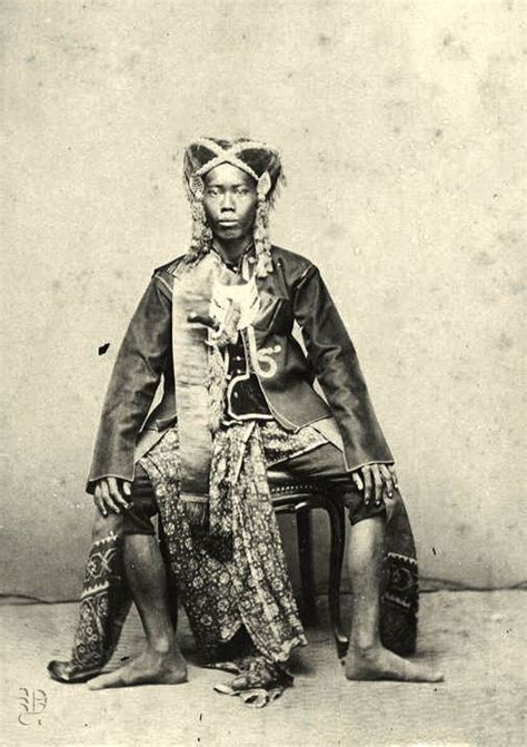 Potret pemain tonil (sandiwara), mungkin di Jawa, sekitar 1868 | Indonesia, Orang