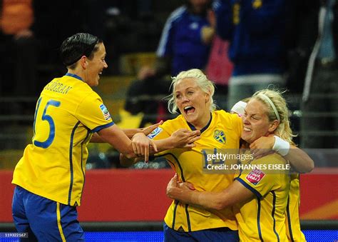 Swedens Striker Josefine Oqvist Celebrates Scoring With Her News Photo Getty Images