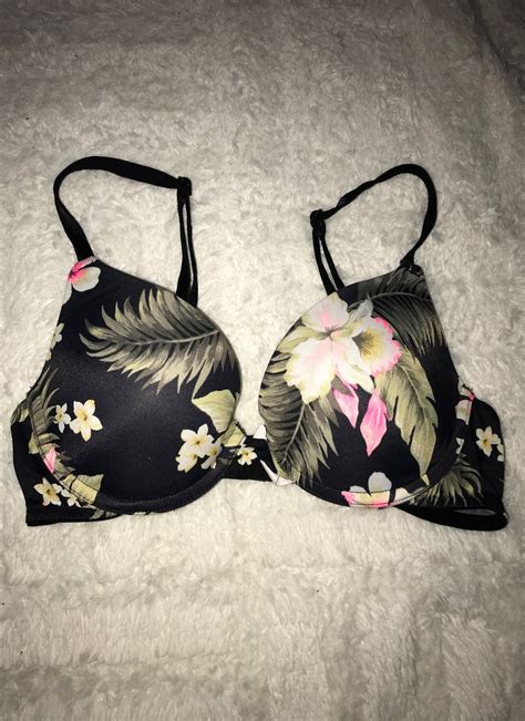 Find illustrations of floral pattern. Cute floral pattern push up bra