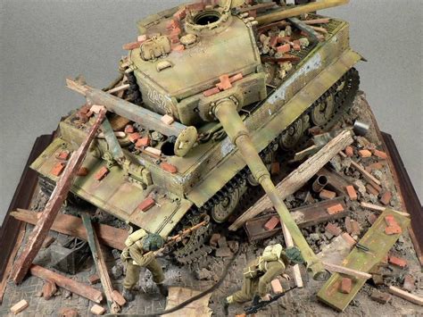 See how the figures show clearly the drama of the moment. Modeler Unknown | Military vehicles, Military, Diorama