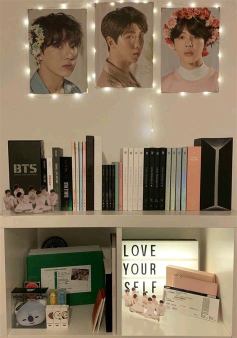 Foto bts army room decor bts army bomb bts concert kpop merch aesthetic room decor album bts bts lockscreen kpop aesthetic. Jungkook RM Jimin BTS | Army room decor, Aesthetic room ...