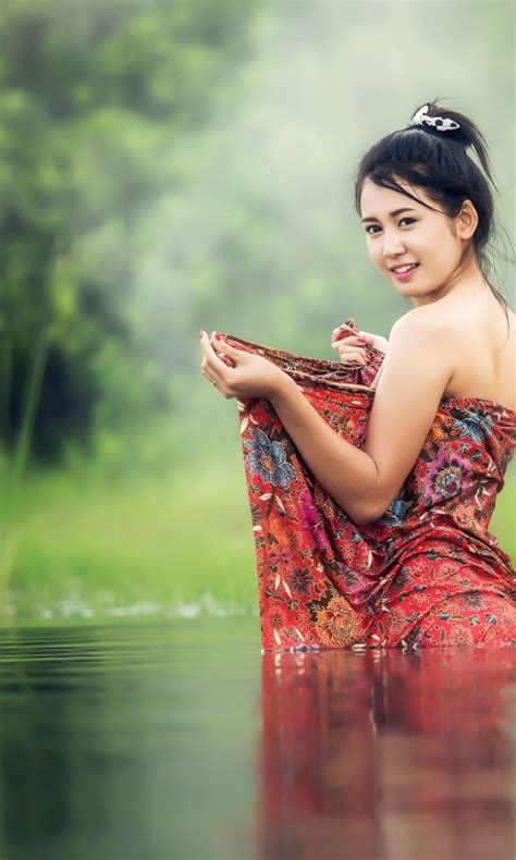 Asian Girl Wallpaper 4k Teen Lake Pond Bath Time Portrait Smiling
