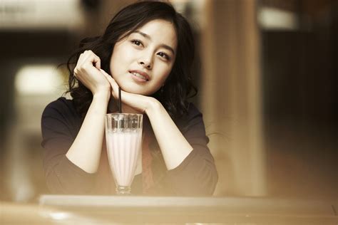 Download Kim Tae Hee Beauty South Korean Actress Wallpaper Hd
