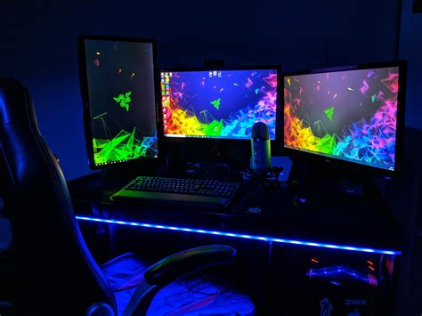 Couldnt Decide If I Liked Red Or Blue Battlestations