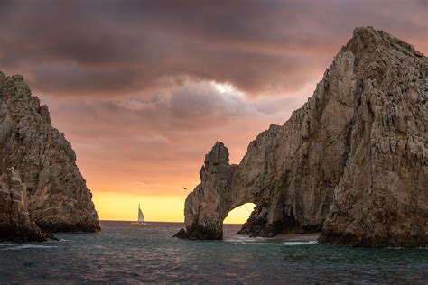 Fly to cabo san lucas to access the following popular destinations: Los Cabos: desierto, playas y montañas - WoBorder