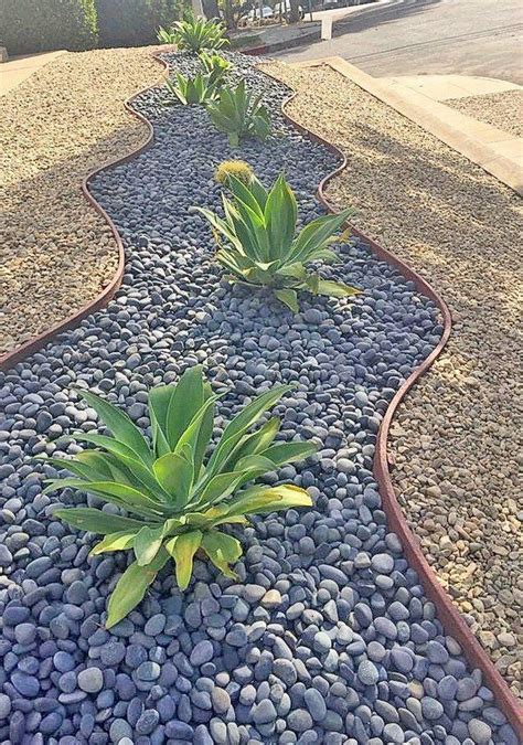 33 Landscaping Garden Ideas With River Rock (15) | Front ...