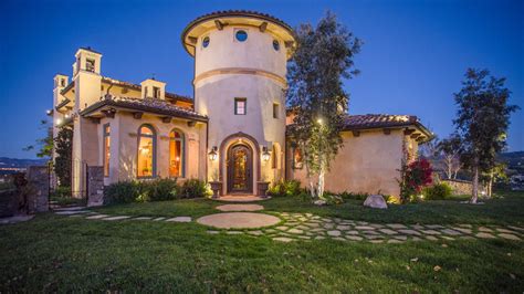 Linda Hogan Hopes To Pin A Buyer In Simi Valley La Times Scarlette