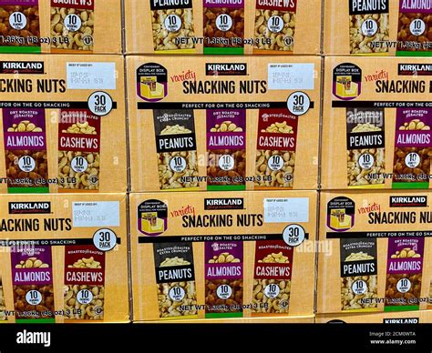 Kirkland Snacking Nuts Hi Res Stock Photography And Images Alamy