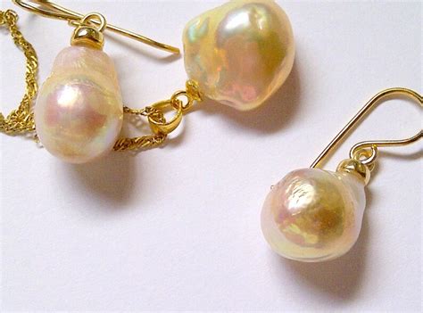 Real Pearls Freshwater Pearls High Lustre Pearls Pale Peachy Pink
