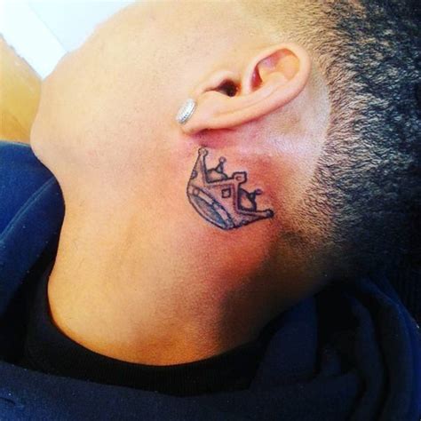 Most often a place to apply this tattoochoose shoulders or chest. 75+ Symbolic Crown Tattoo Designs - NiceStyles | Crown ...