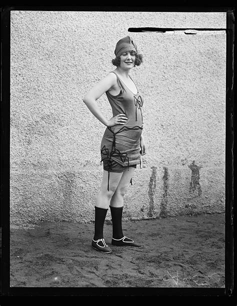 Fascinating Vintage Photos That Show Women S Bathing Suit Fashion In