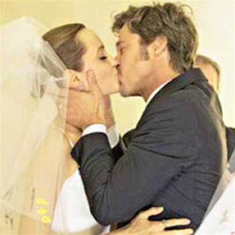 Auf instagram schwärmt die braut über ihre märchenhafte hochzeit und zeigt ihre traumrobe. Angelina Jolie Wedding Dress Revealed! | Marie Claire