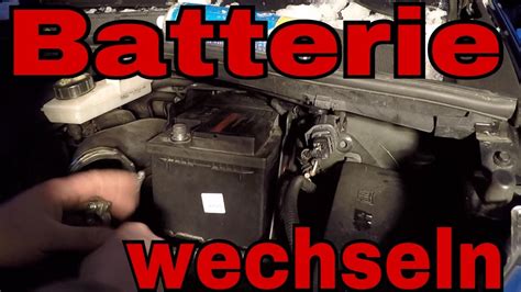 Der hersteller ford gibt wechselintervalle für den zahnriemen vor, die zwischen 100.000. BATTERIE WECHSELN / Autobatterie Starterbatterie Wechsel ...