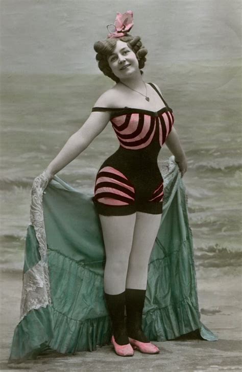 Vintage Pics That Defined Women S Bathing Suits In The Early Th Century Vintage Everyday