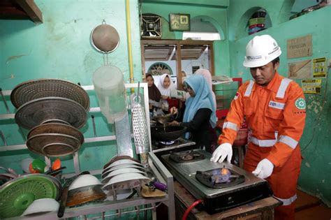 New model range commercial vehicles, trucks, buses, powertrain. Ponpes Salafiyah Senang Pakai Gas Bumi | Momen Bisnis