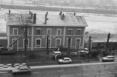 Page officielle de la gare ferroviaire de lyon part. La gare de Lyon Part-Dieu entre 1978 et 1983 | Lyon part ...